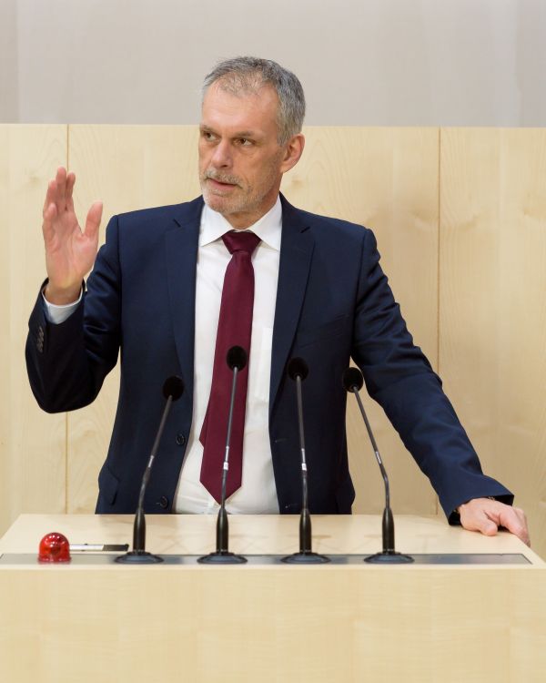 Unterrainer: Mehr als die H&auml;lfte der AsylwerberInnen in Lehre arbeiten in Hotel- und Gastgewerbebetrieben